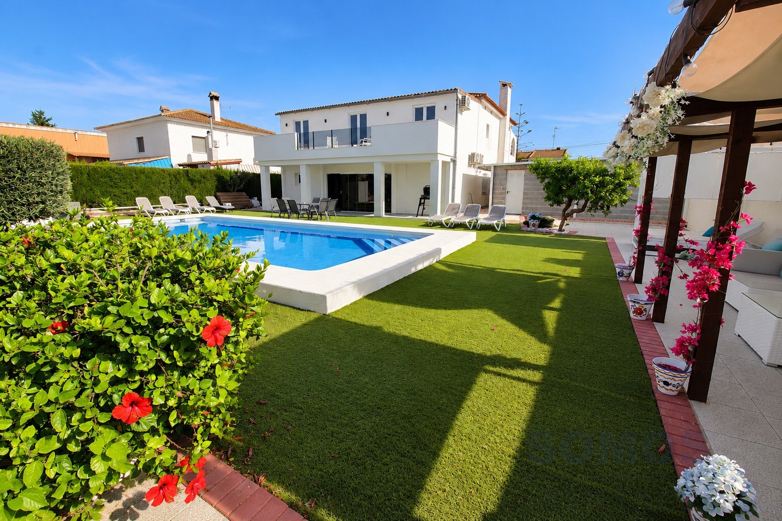 Jardin — Villa Ricardo, Urb La Marina