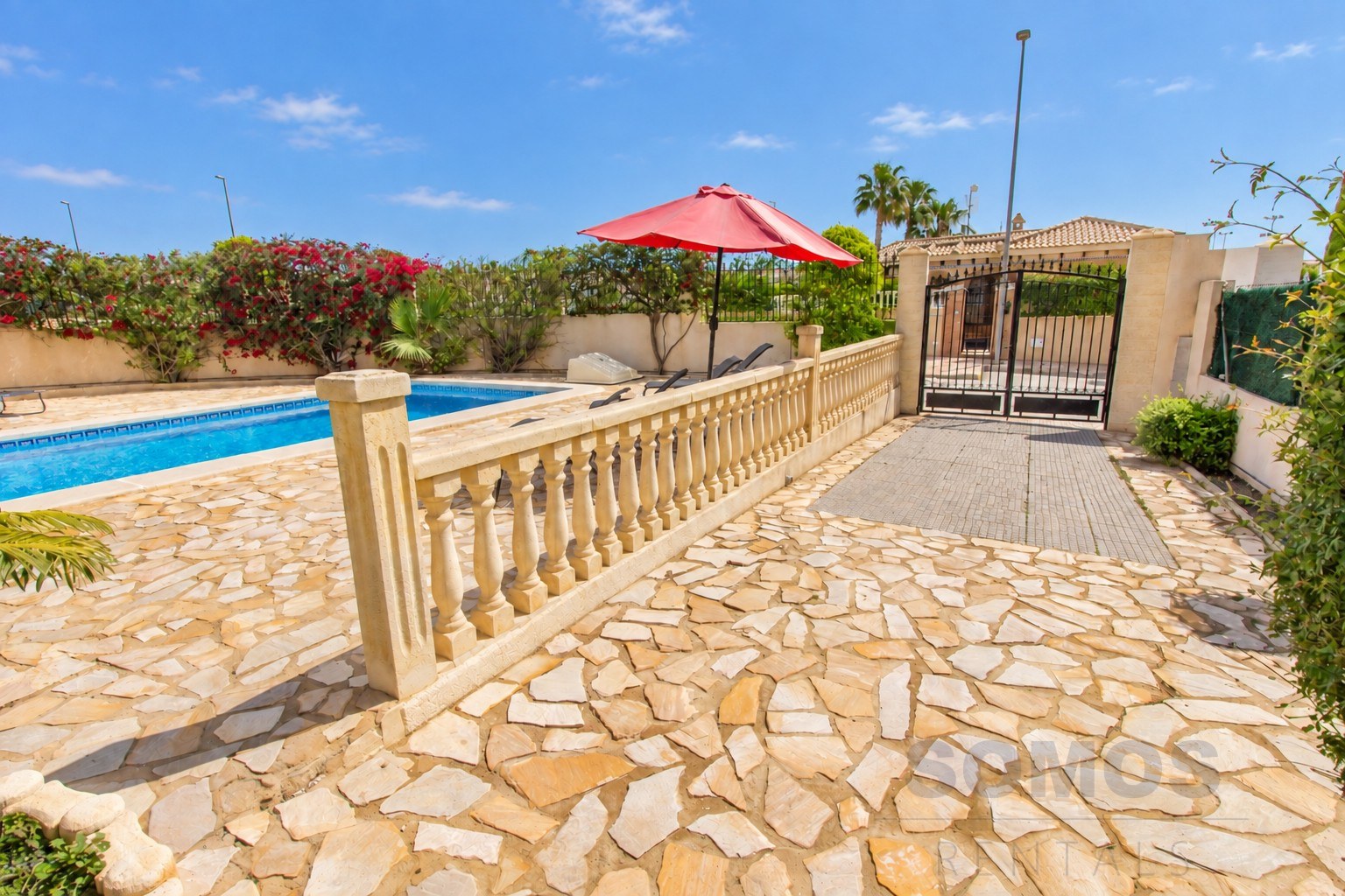 Allée privée — Villa Rosa, Urb La Marina