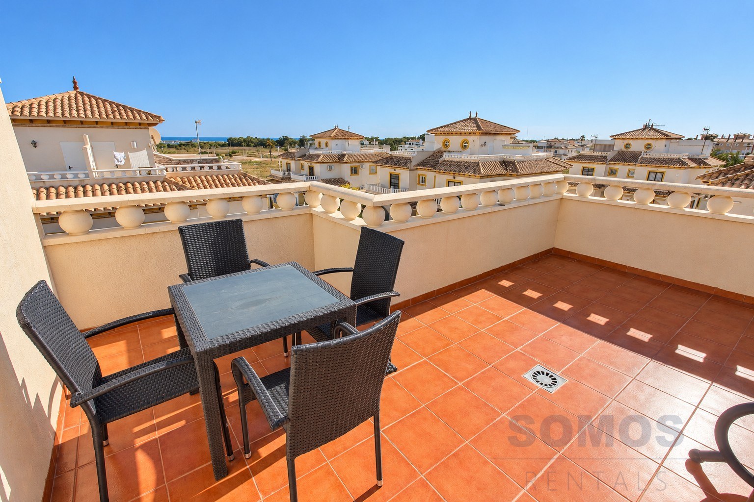 Solárium — Casa Marina del Rey, La Marina Village y El Pinet