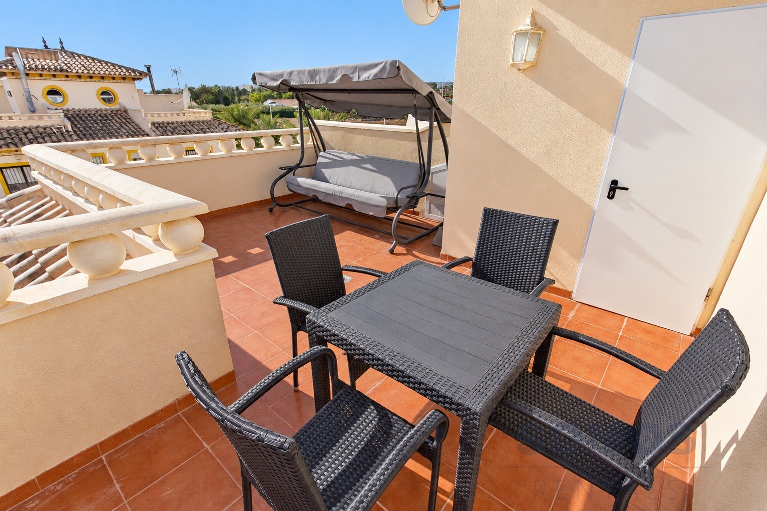 Solárium — Casa Marina del Rey, La Marina Village y El Pinet