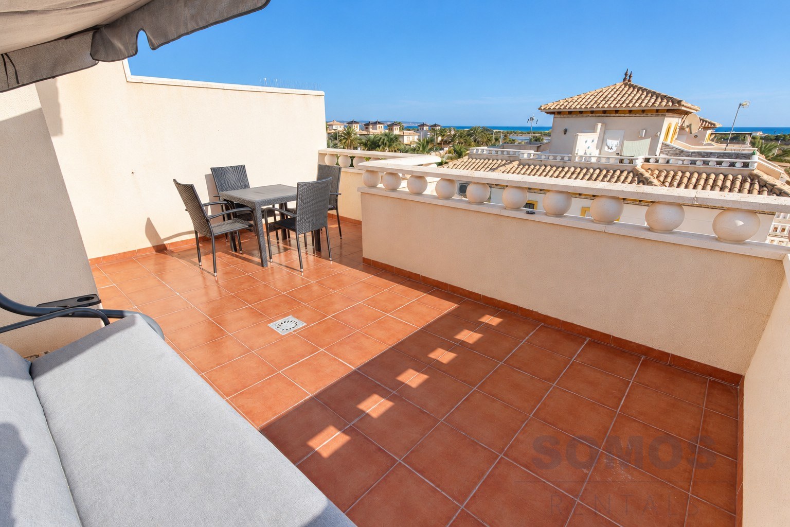 Solárium — Casa Marina del Rey, La Marina Village y El Pinet