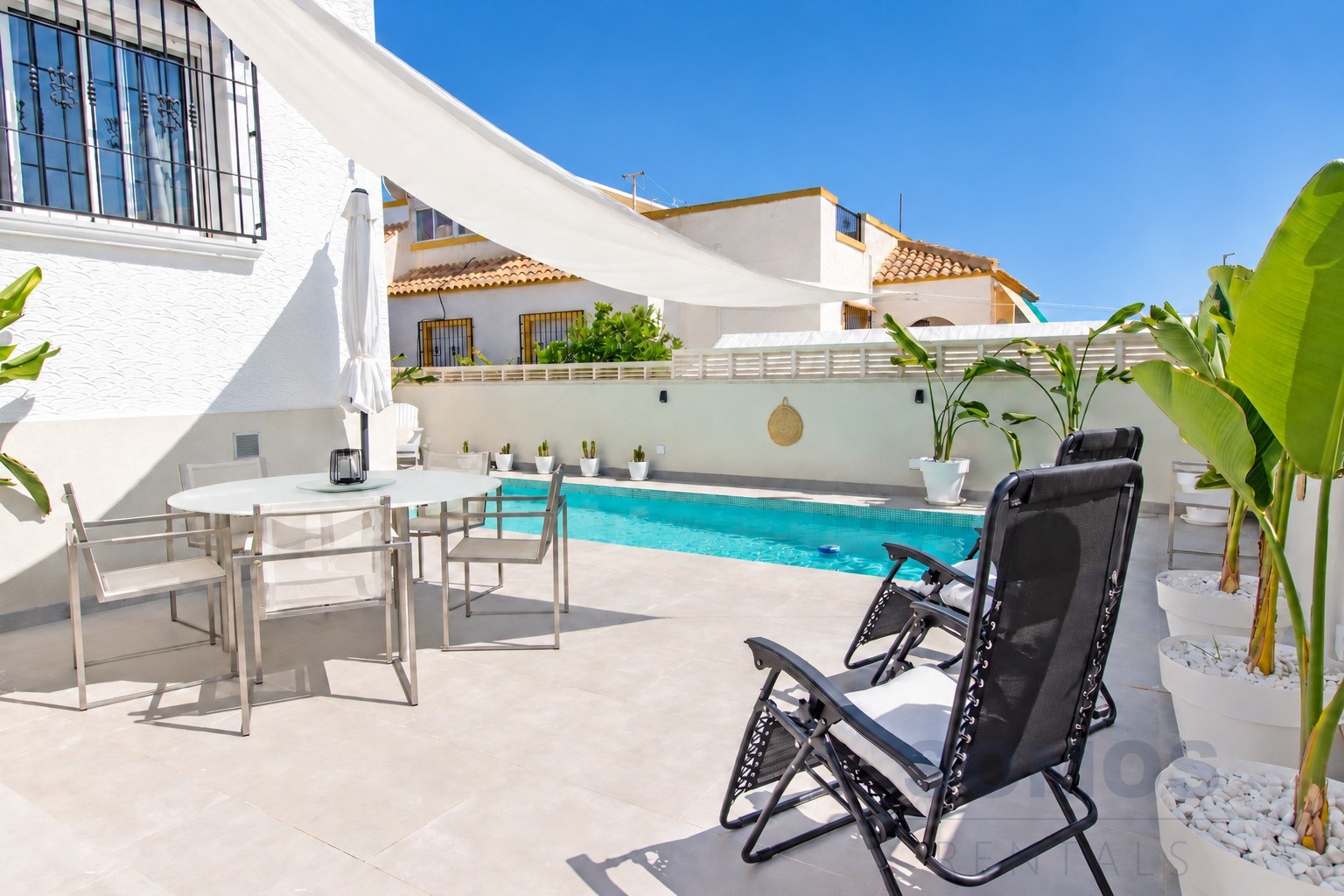Jardin — Casa Arturo, Urb La Marina