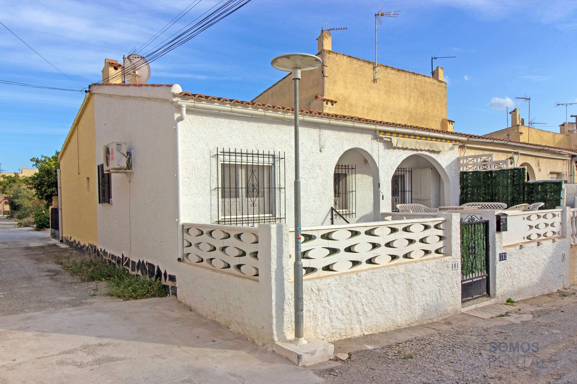 Casa Bonita, Urb La Marina — fotografía 1
