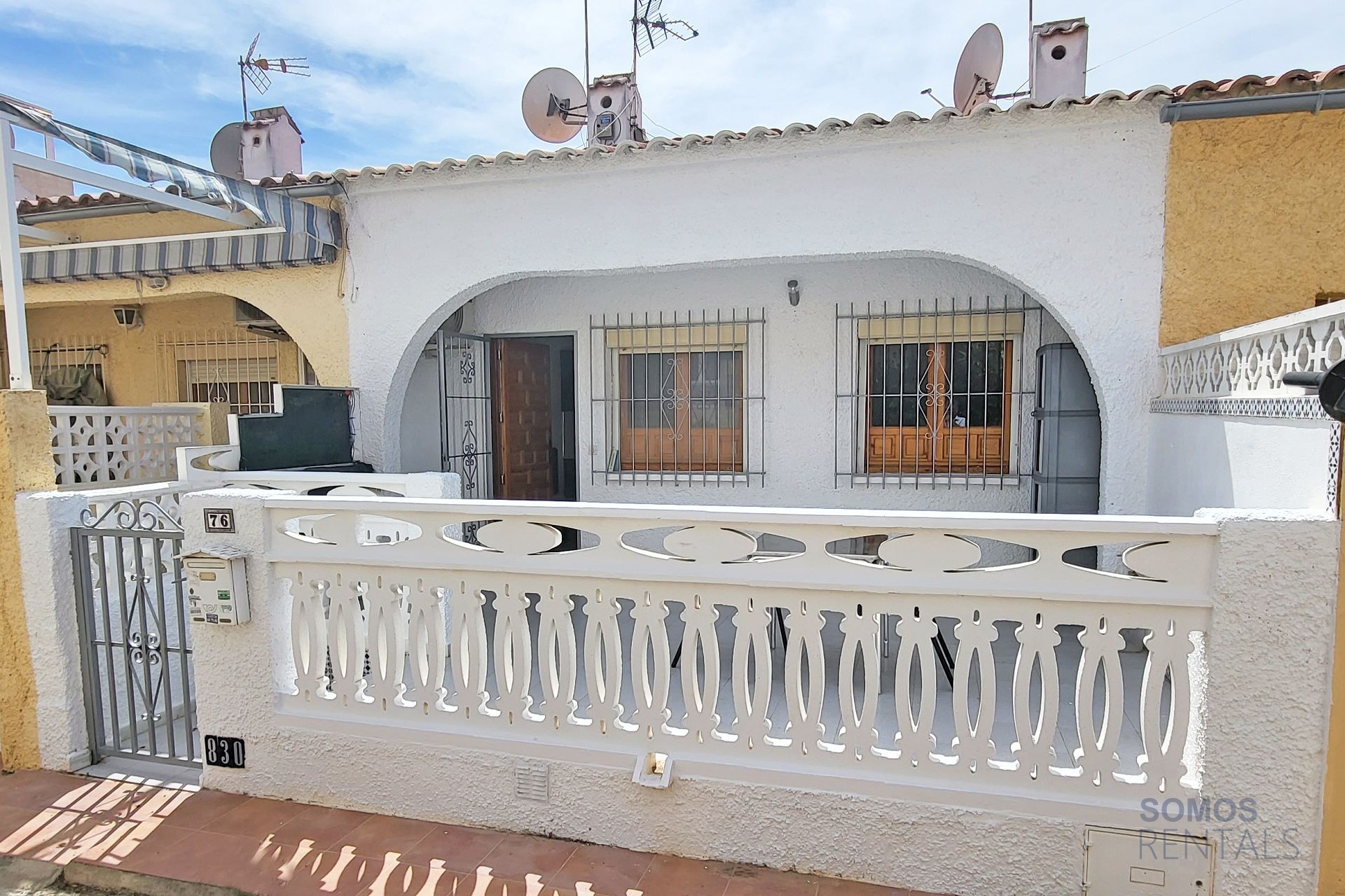 Casa Danubio, Urb La Marina — fotografía 1