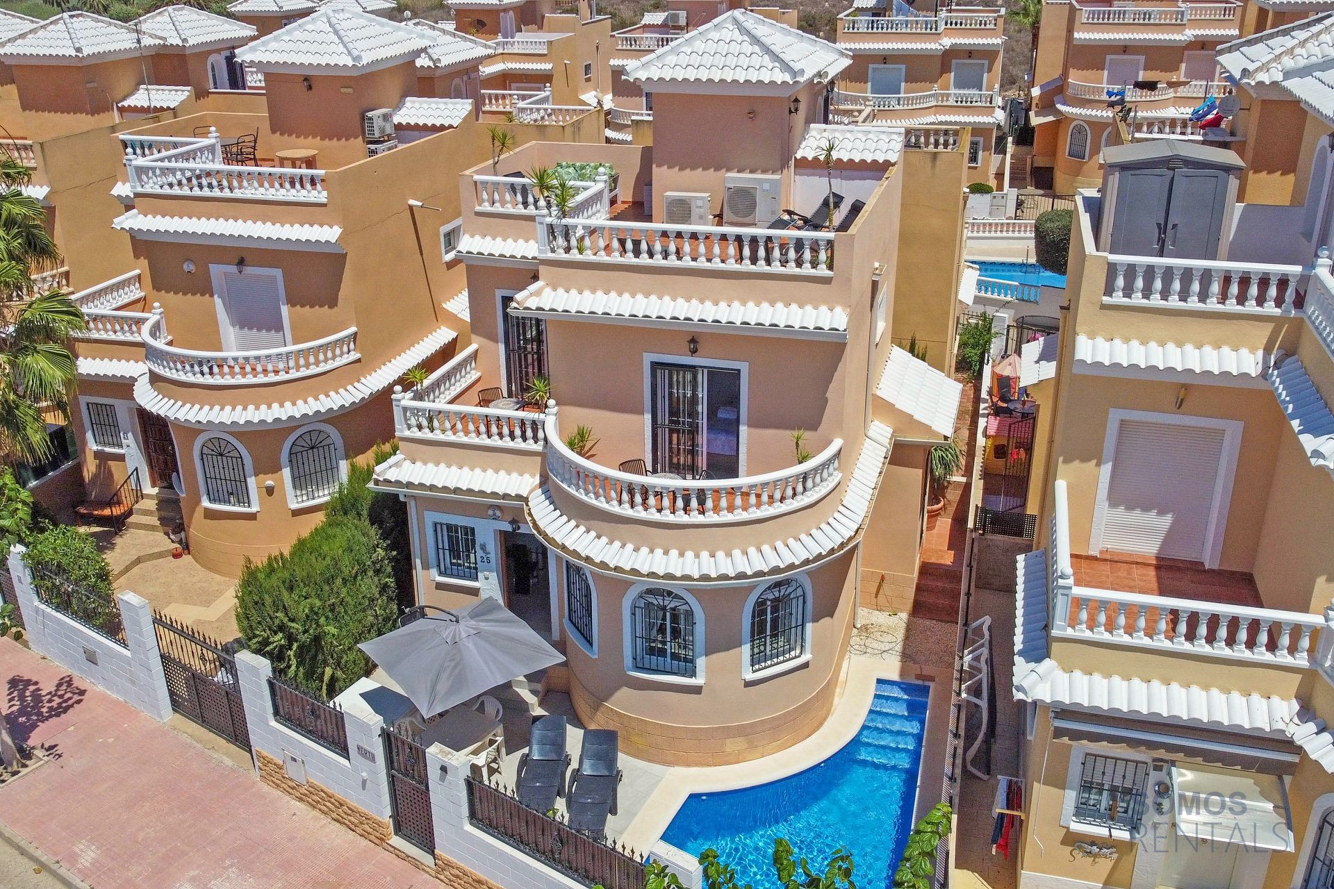 Villa Velazquez, Urb La Marina — Foto 1