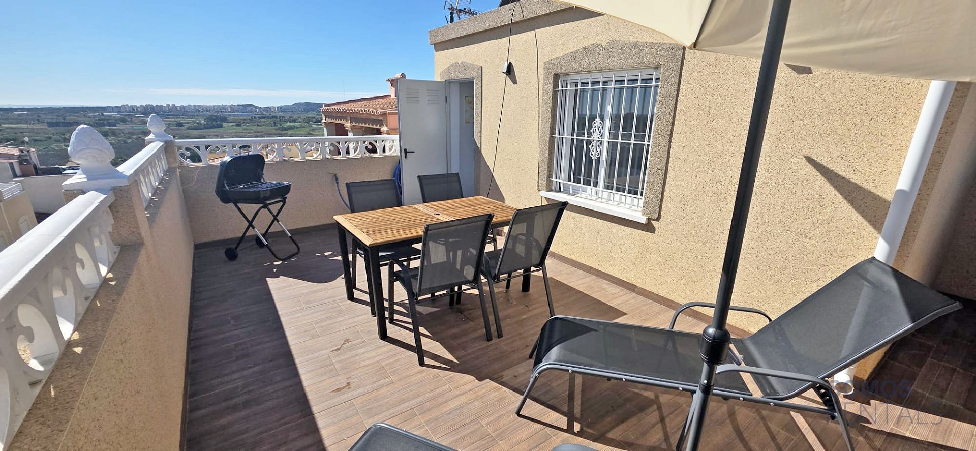Casa Amadorio, Urb La Marina — fotografía 30