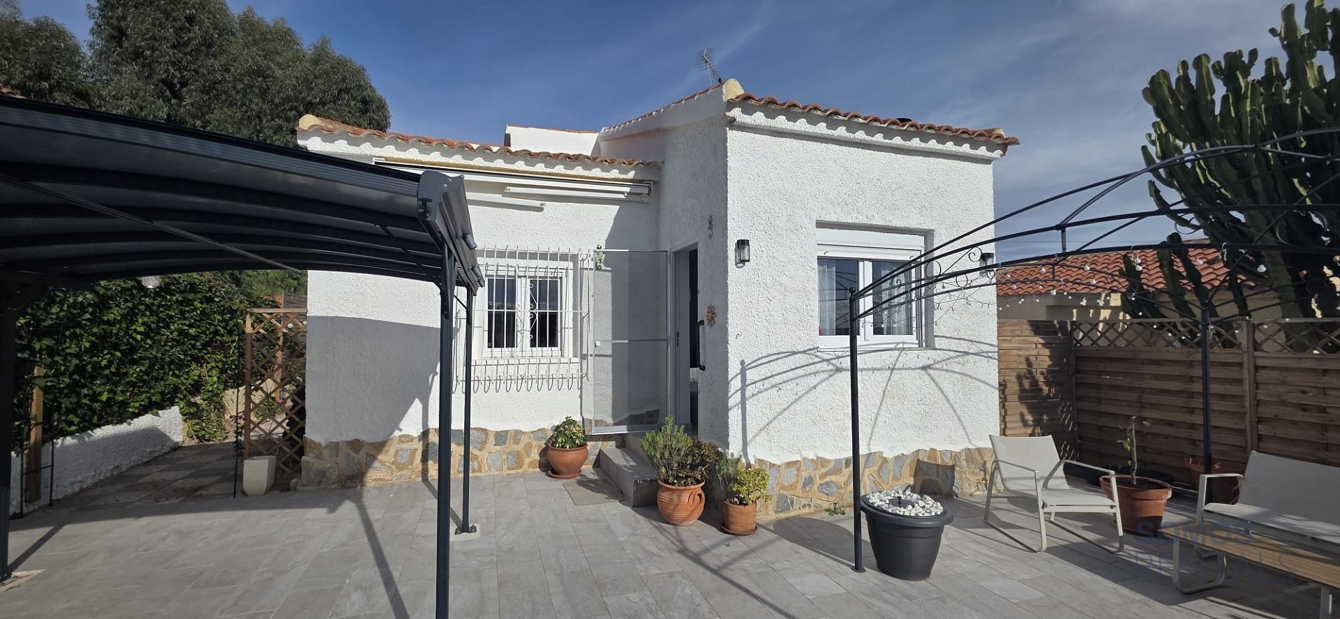 Casa Aragon, Urb La Marina — fotografía 1