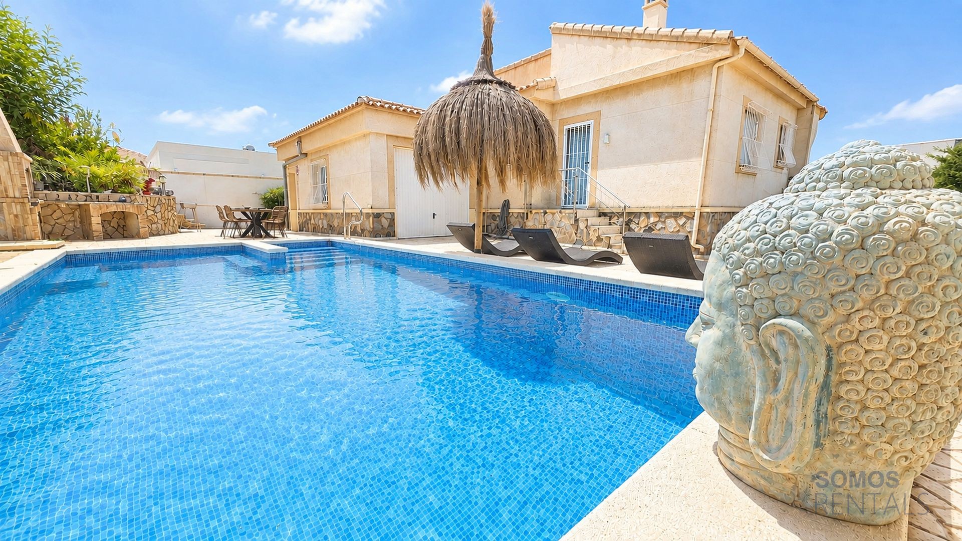 Villa Petra, Urb La Marina — Foto 1