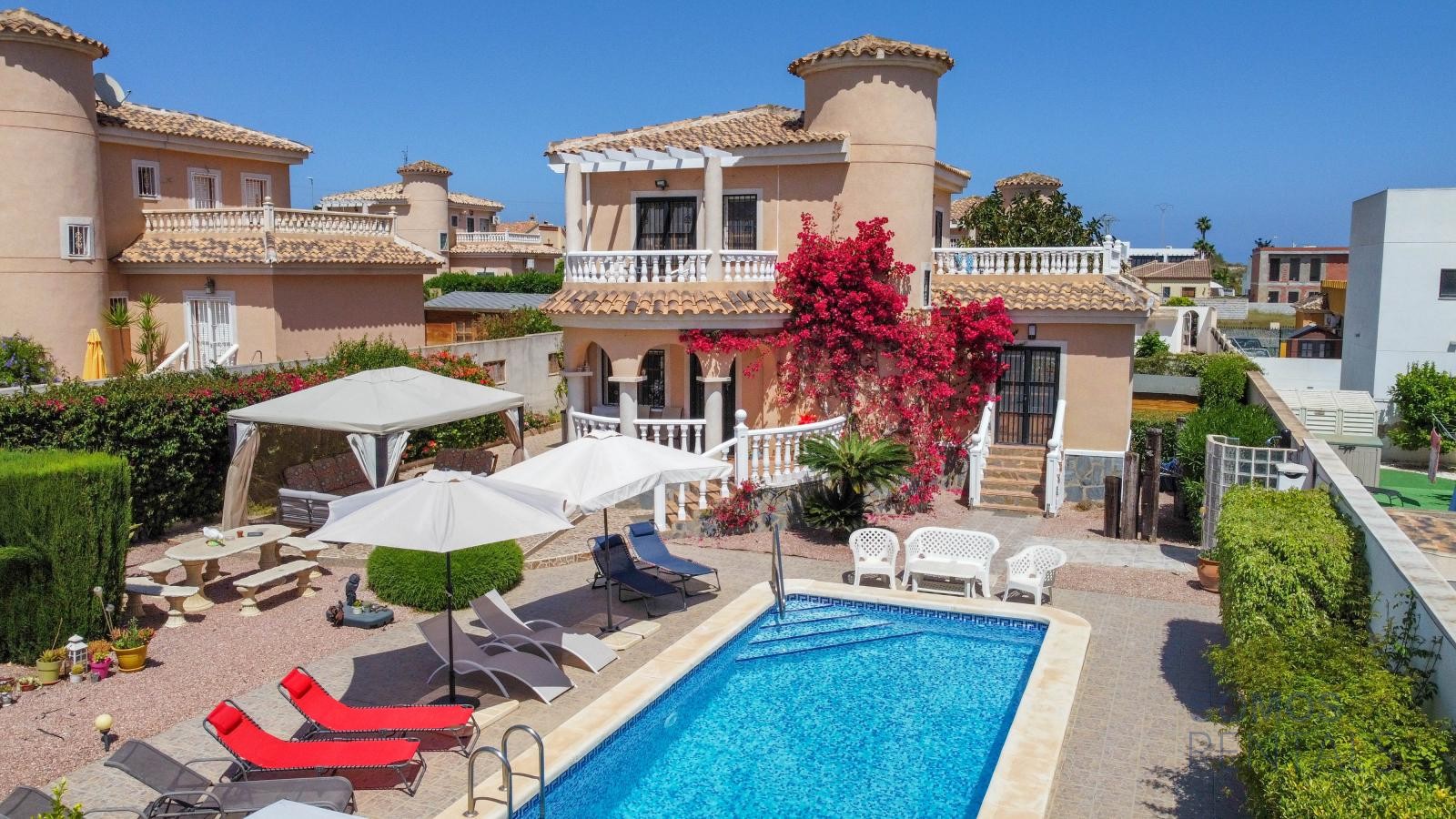 Villa Pedro, Urb La Marina — Foto 1