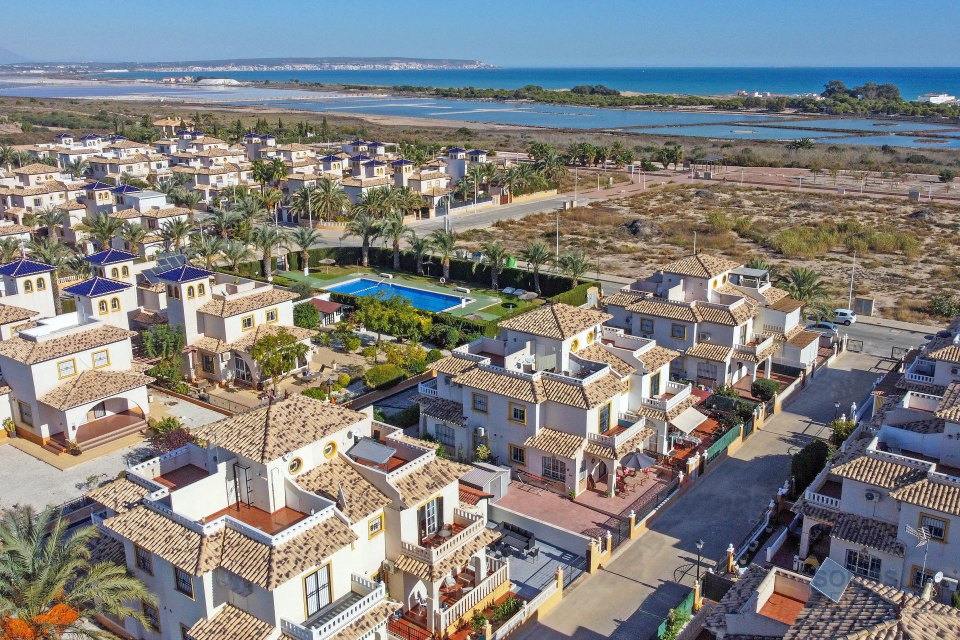 Casa Marina del Rey - La Marina Village y El Pinet photograph 4