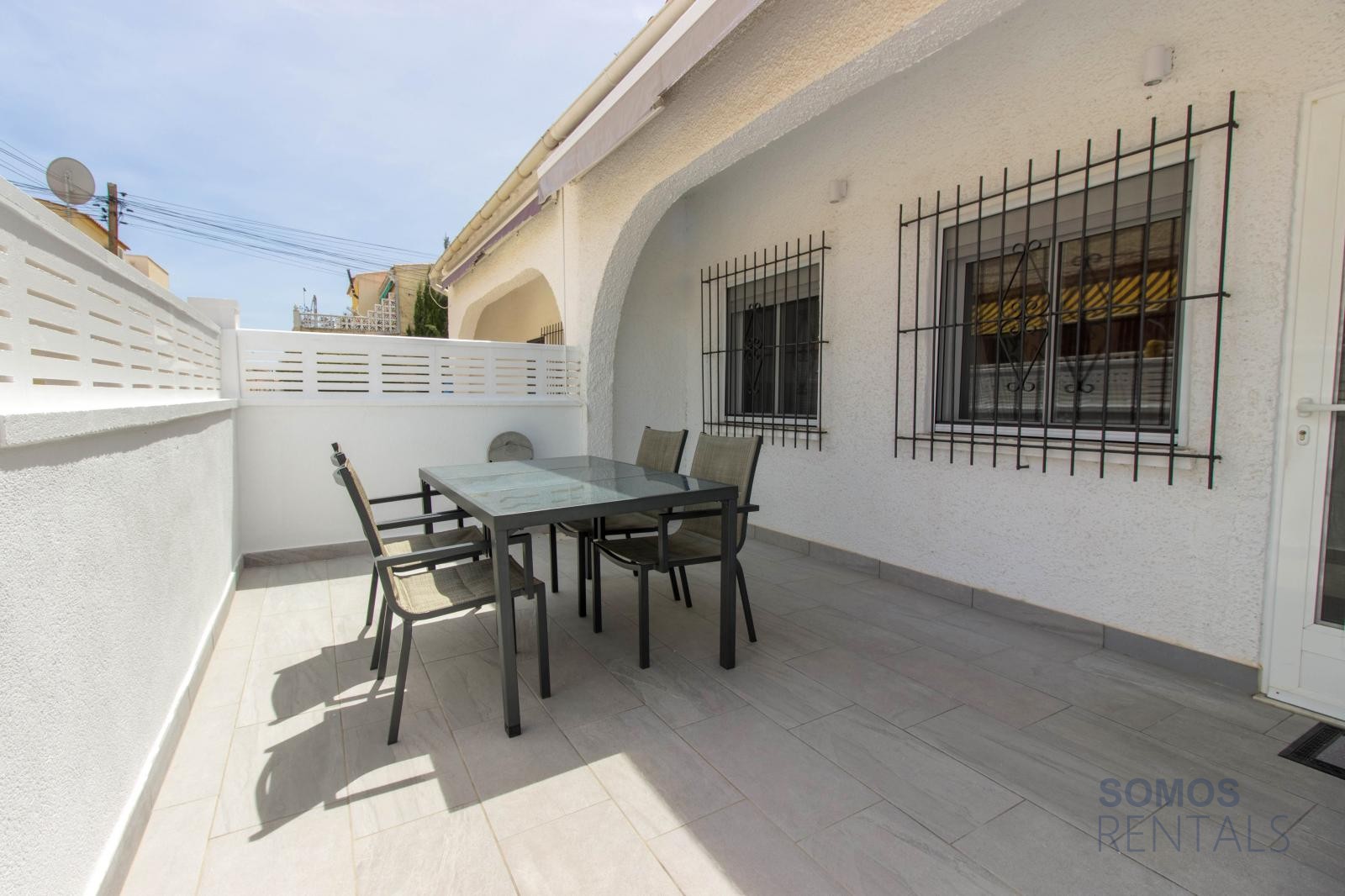 Casa Carolina, Urb La Marina — fotografía 1