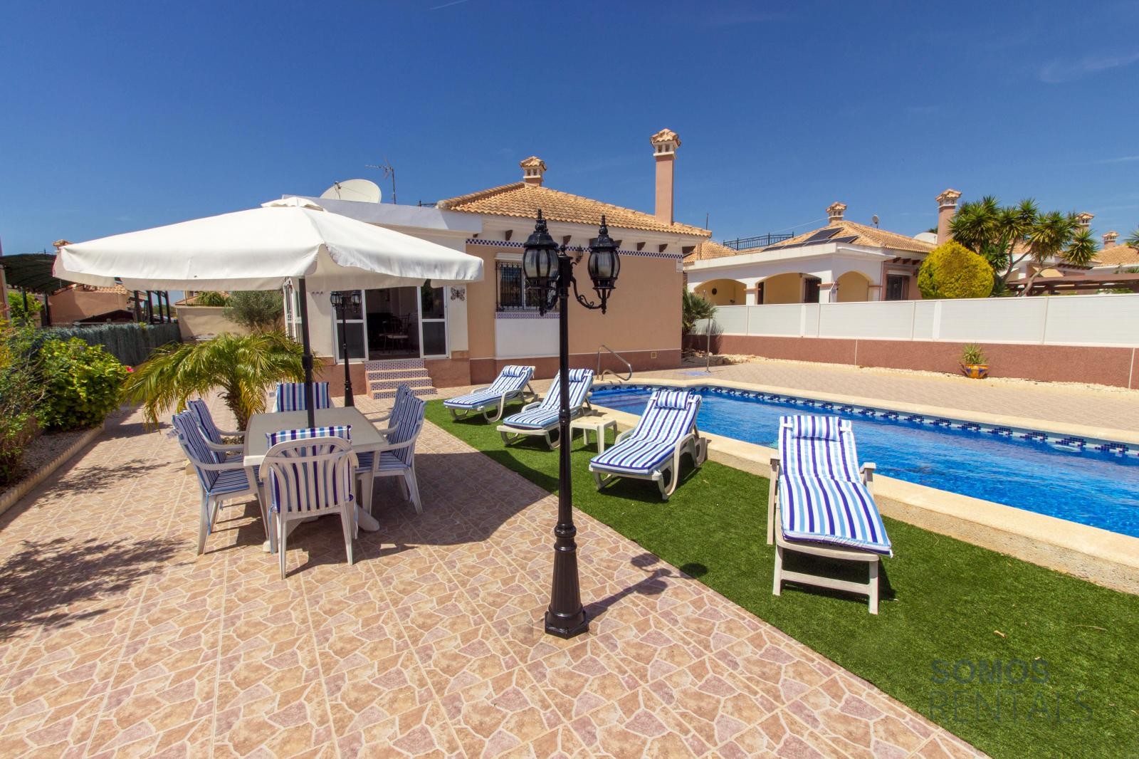 Villa Berna, Urb La Marina — photographie 9